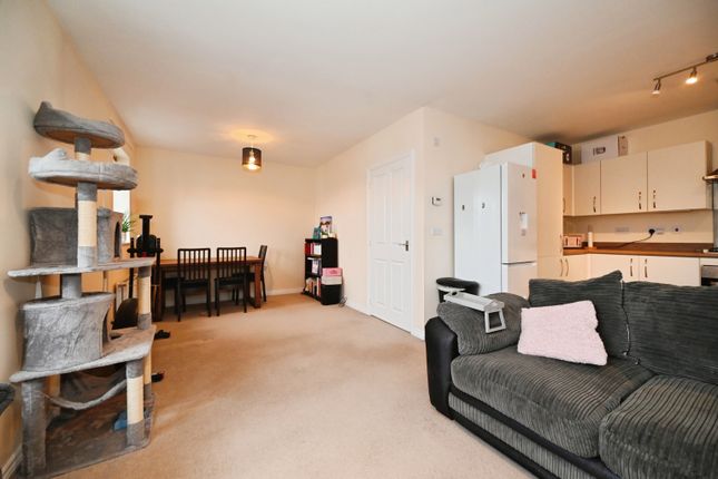 Flat 6, 21 Jasmine Square, Reading photo 3