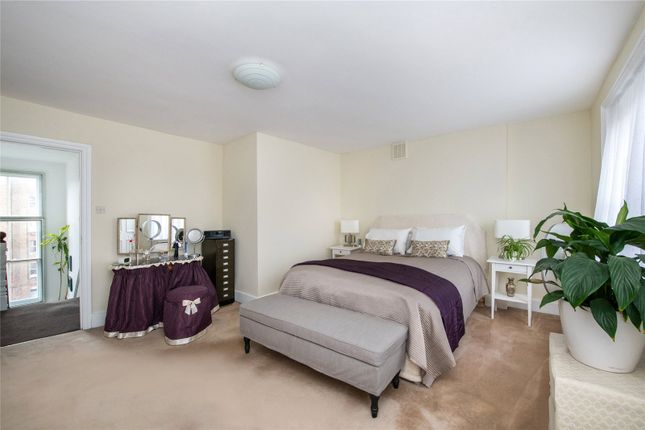 Flat for sale in Clifton Road, Little Venice
