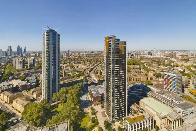 2-bed flat on The Strata , Walworth Road, London, £2,817/mo