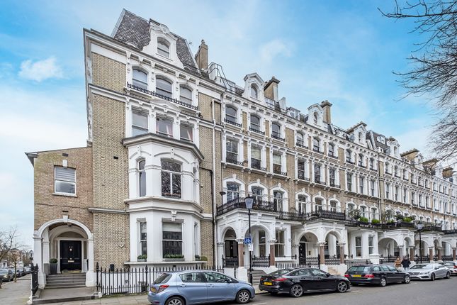 Thumbnail Flat for sale in Redcliffe Square, London
