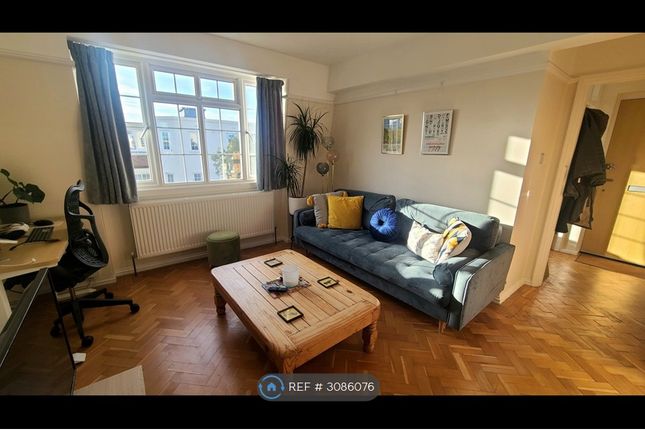 Spencer Court Spencer Road, London photo 4