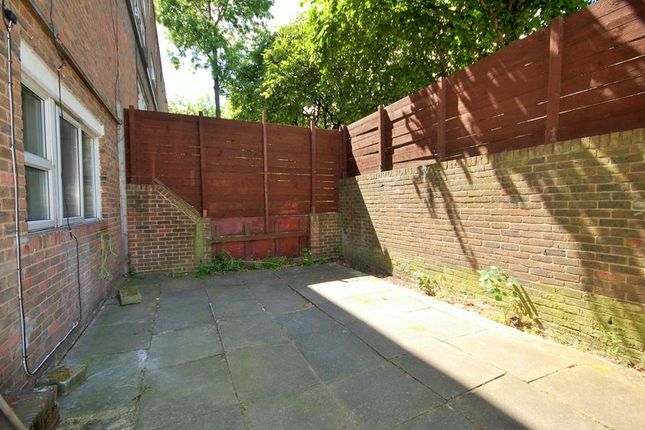 251, Salisbury Walk, London photo 4