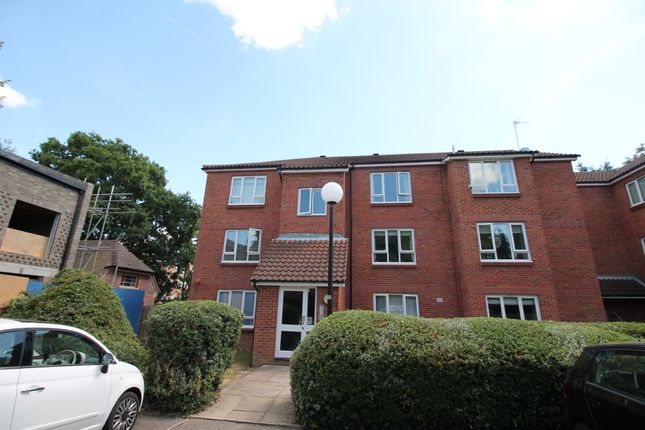 Thumbnail Flat to rent in Badgers Close, Enfield
