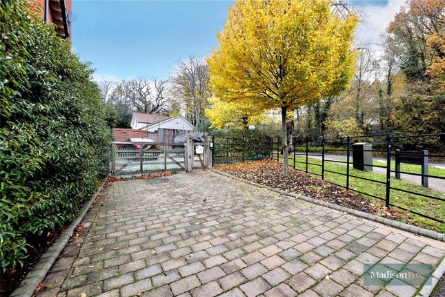 The Coach House,, Lingmere Close, Essex photo 2