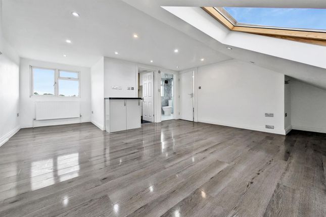 First Floor, 29, St James Road, London photo 4