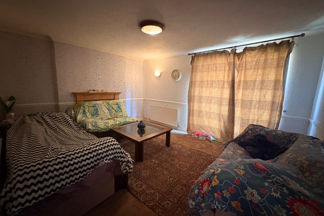 6, Altrincham photo 4