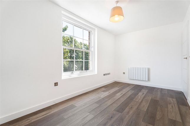 Flat 2, 234, Mare Street, London photo 3