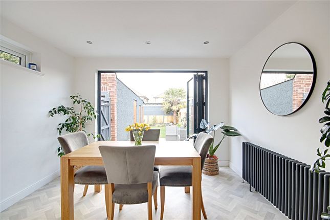 24, Vian Avenue, Enfield photo 4