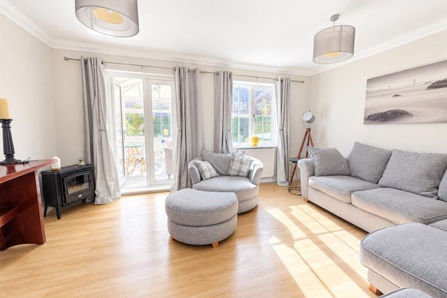 28, Long Beach View, Eastbourne photo 2