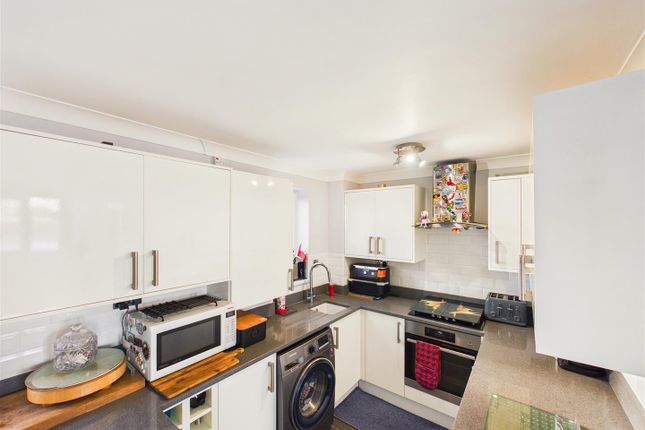 4, Axholme Court, Hull photo 4