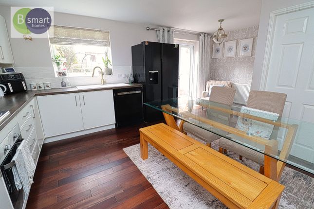 18, Fossard Gardens, Mexborough photo 5