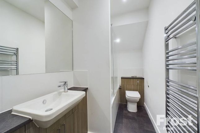 Flat 39, Wraysbury House, 4, London Road, Surrey photo 3