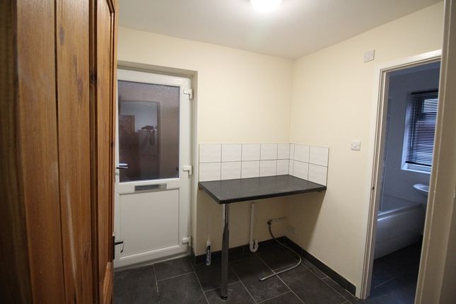 Flat to rent in Henry Street, Crewe, Cheshire