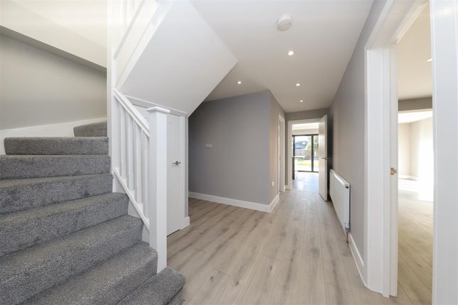 21, Bourn Avenue, Hillingdon photo 3