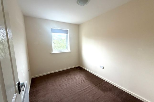 38 Newbridge Close, Manchester photo 4