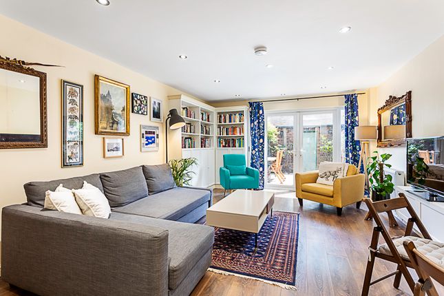 Thumbnail Town house to rent in Alscot Way, London