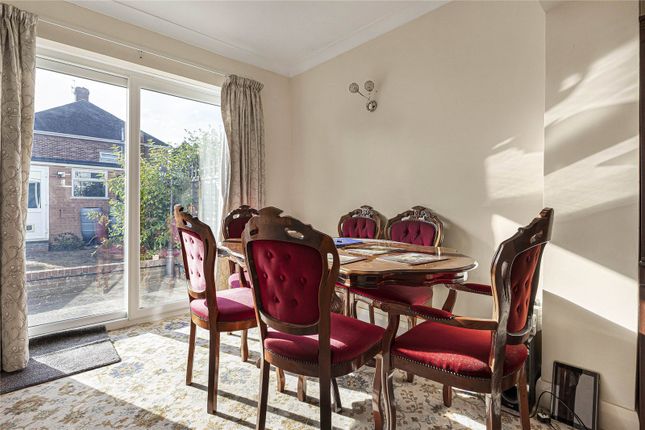 12, River Drive, Kent photo 4