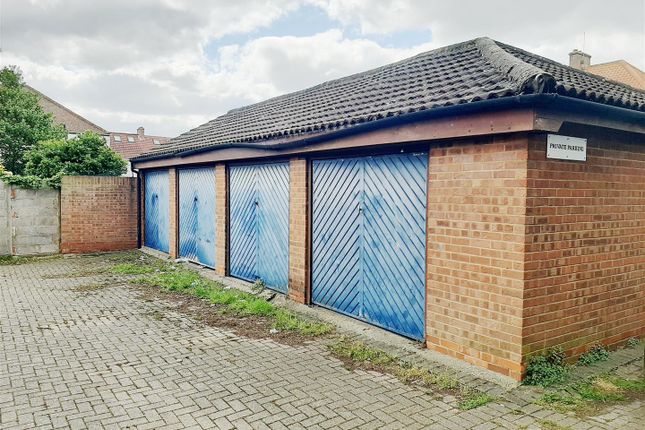 Bungalow for sale in Victoria Close, Hayes