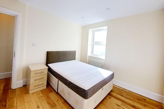 Flat 5, 81, Chiltern Street, London photo 5
