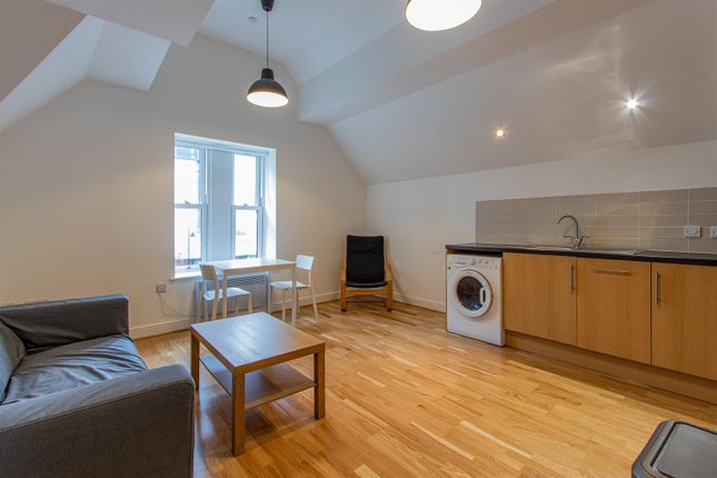 Flat to rent in Churchill Way, Cardiff