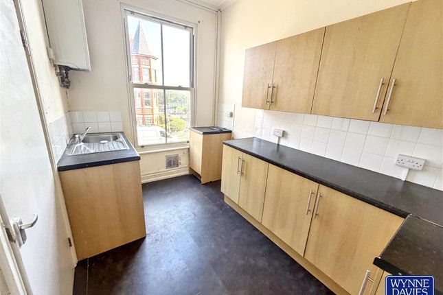 First Floor Flat 2, 66, Sunningdale, Greenfield Road, Colwyn Bay photo 2