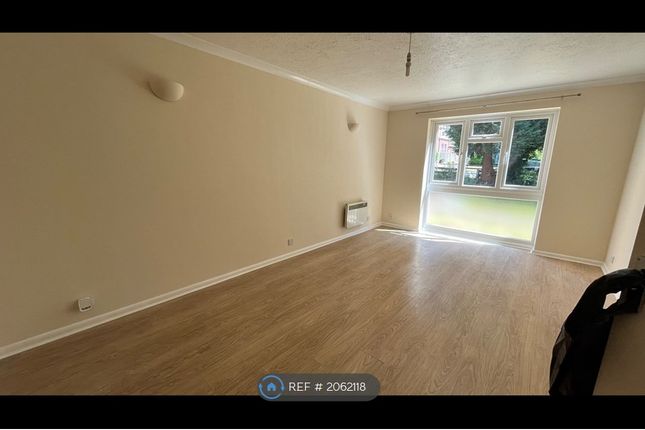 Thumbnail Flat to rent in Harrow Lodge, Sutton