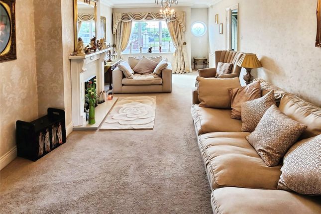 352, Higham Lane, Warwickshire photo 2