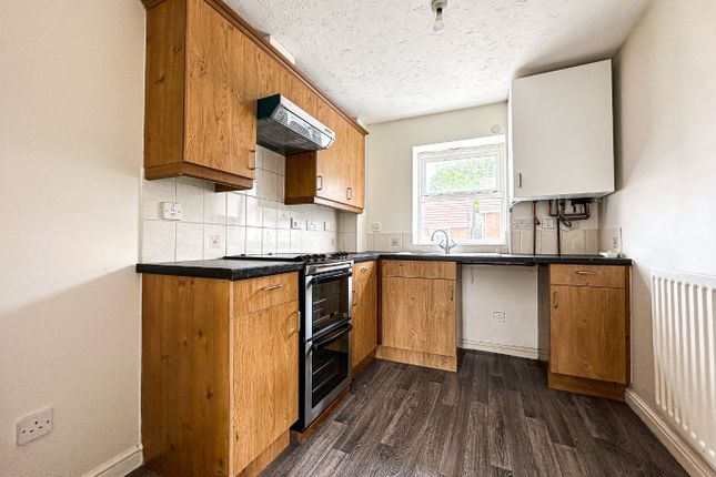 91 Graham Way, Cotford St. Luke, Somerset photo 2