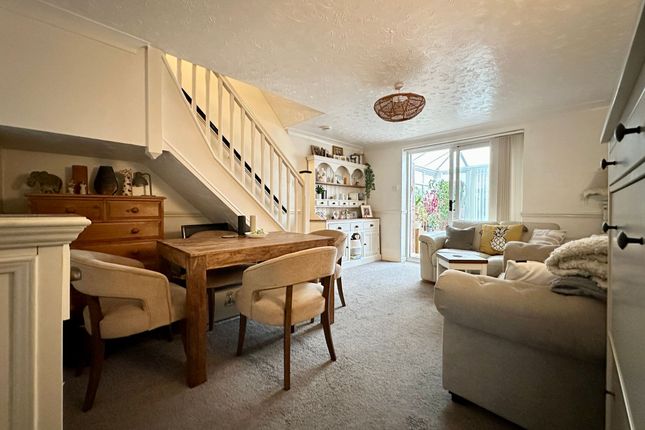 12 Wraysbury Drive, Basildon photo 3