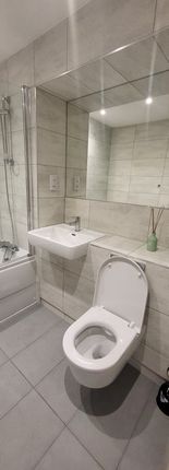 47 Doniford House, Healum Avenue, Southall photo 5