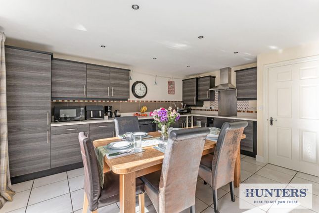 5, Latimer Close, Leeds photo 2