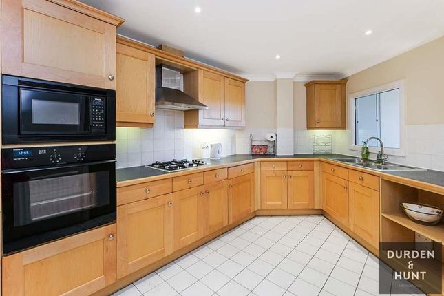 Flat 2, Dunbar Wharf 108-124 Narrow Street, London photo 5