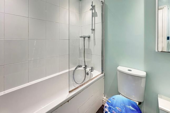 Flat 4, Thorness House, Cliff Road, Cowes photo 3