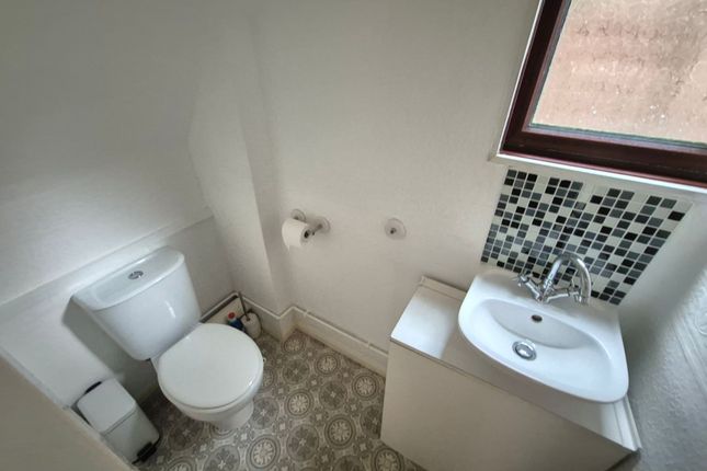 131 Grange Road, Coalville photo 3