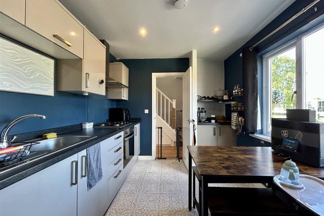 27, Caemawr Road, Caldicot photo 2