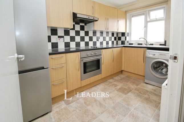 99, Downs Barn Boulevard, Milton Keynes photo 3
