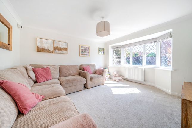 16, Farriers Green, Taunton photo 3