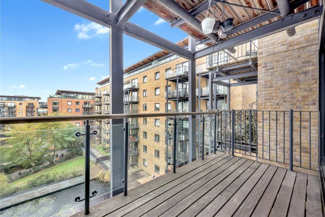 199 Berglen Court, 7, Branch Road, London photo 4