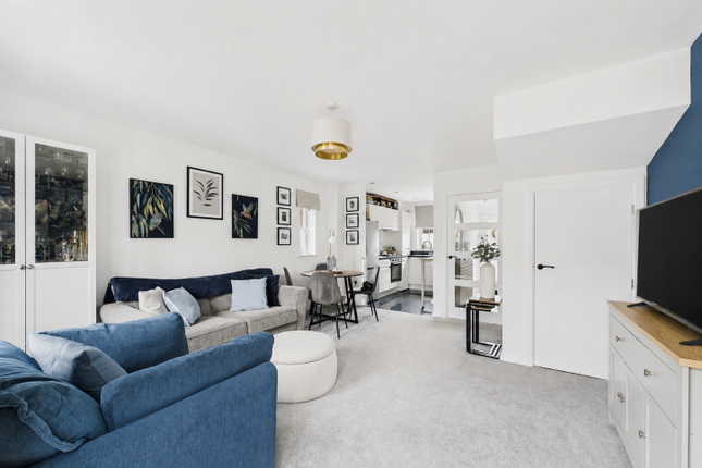 17, Rumbles Way, Dunmow photo 4