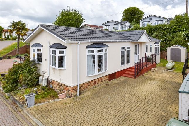 2-bed caravan on Castle Drive Harrietsham, Maidstone, £160,000