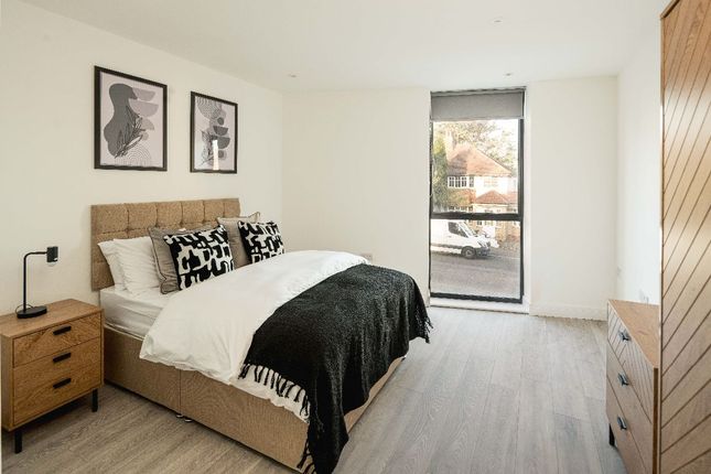 Flat 9, Alpine House 15a Cuckoo Hall Lane, London photo 4