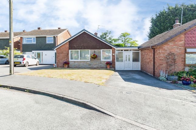 2-bed house on 6, Tudor Close, Stone, £295,000