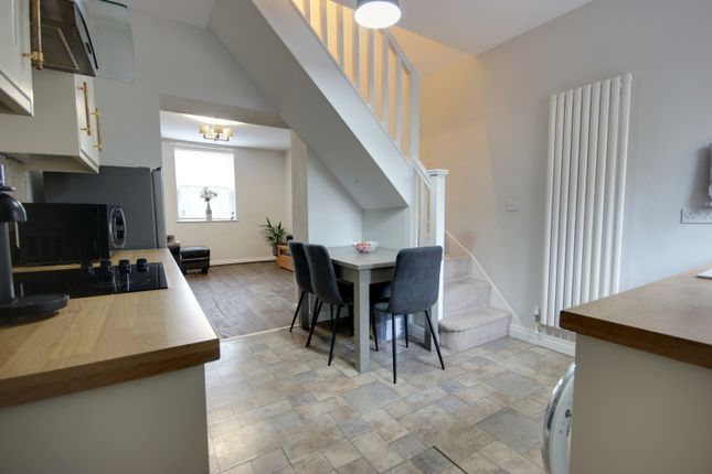 27, Beckside, Beverley photo 3