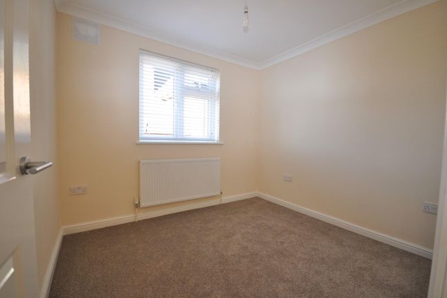 122a, Ardleigh Green Road, Hornchurch photo 3