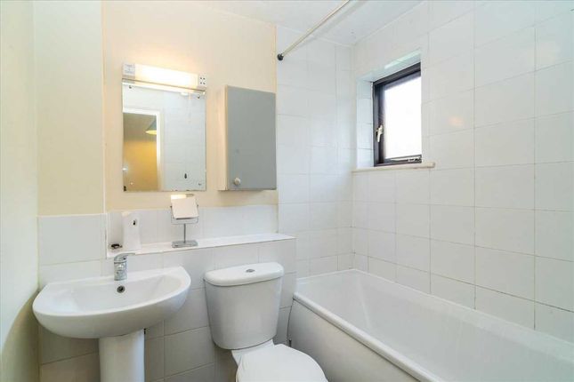 Studio for sale in Booth Road, London