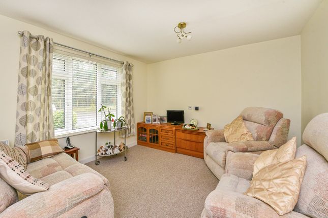 Flat for sale in Thornton End, Holybourne, Alton, Hampshire