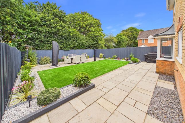 18 Waller Close, Norwich photo 4