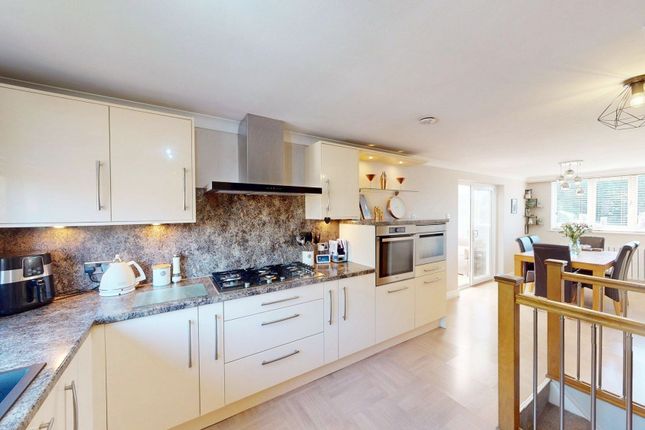 12 Pailton Close, Lostock photo 3