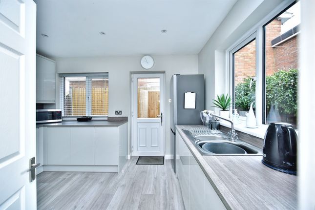 27, Bramley Road, Tonbridge photo 4