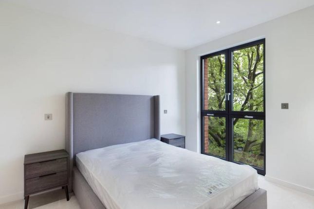 Flat to rent in Lyons Place, St Johns Wood, London